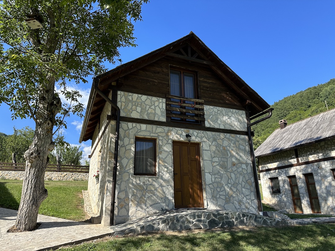 Kuhinja i dnevni boravak apartmana jedan